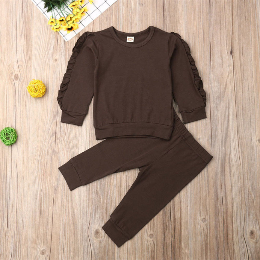 Baby t-shirt and pants 2-piece outfit in soft fabric for newborns